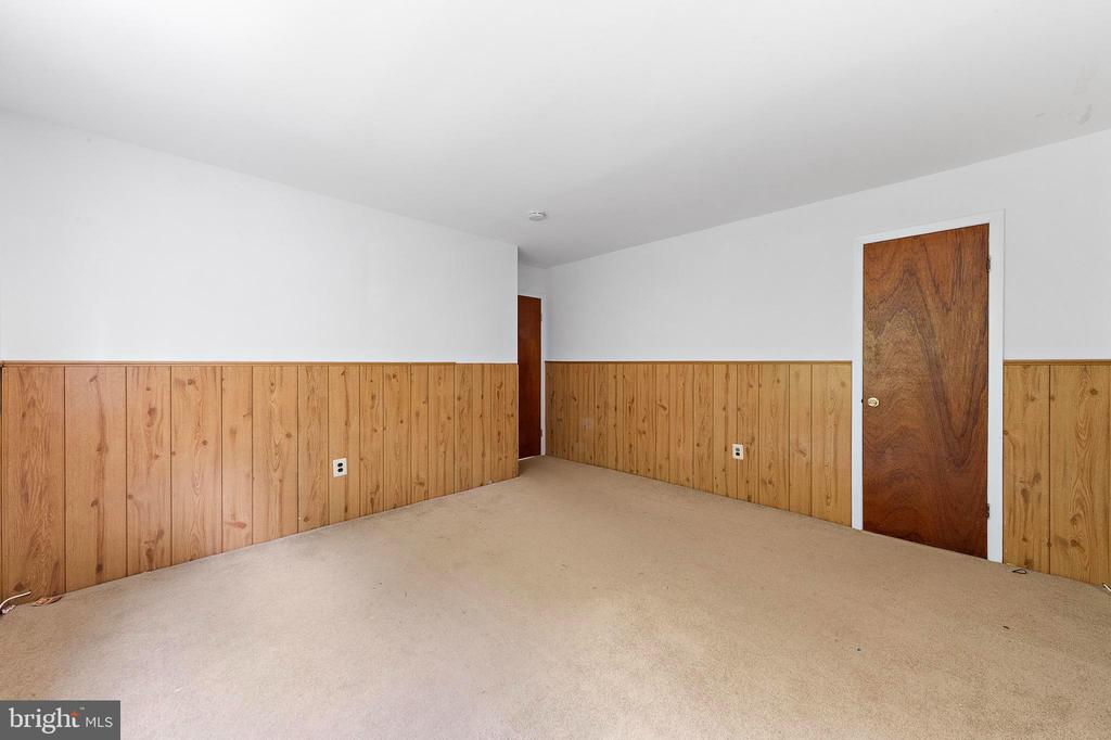 52 COLLEEN CIRCLE