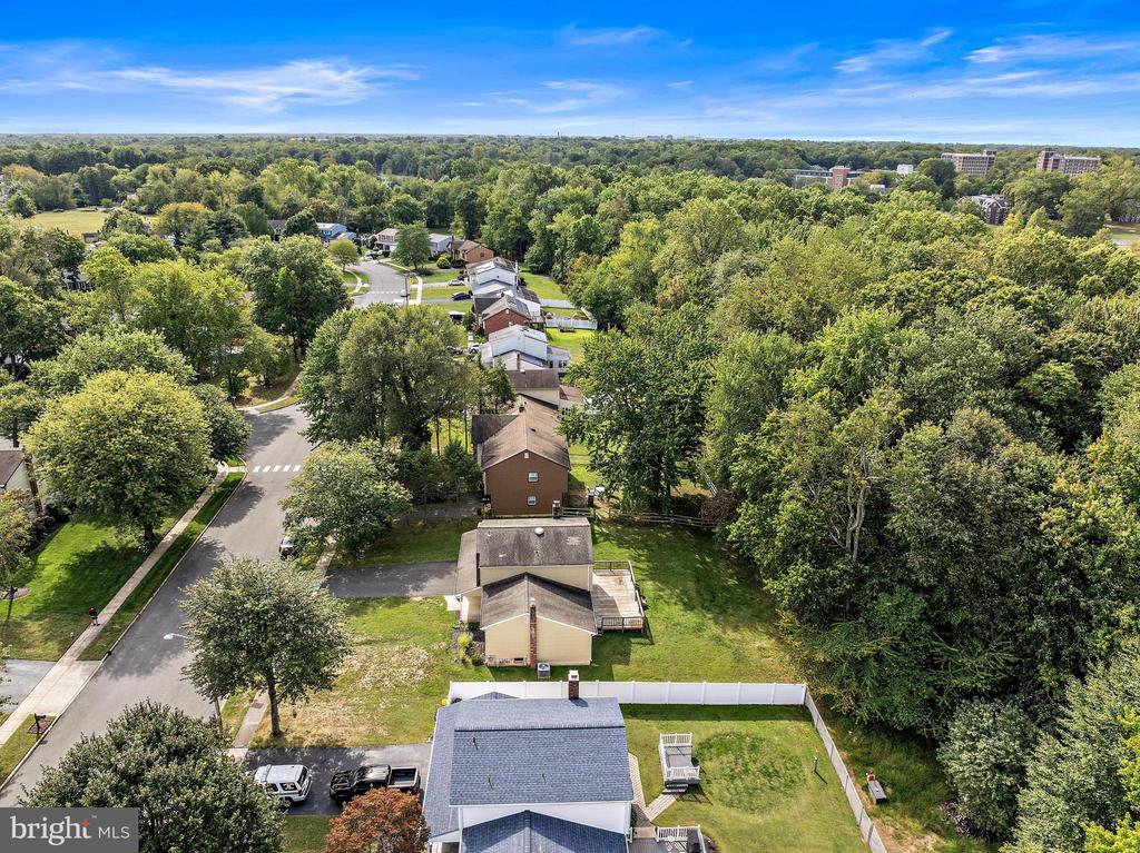 52 COLLEEN CIRCLE