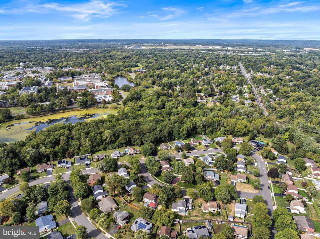 52 COLLEEN CIRCLE