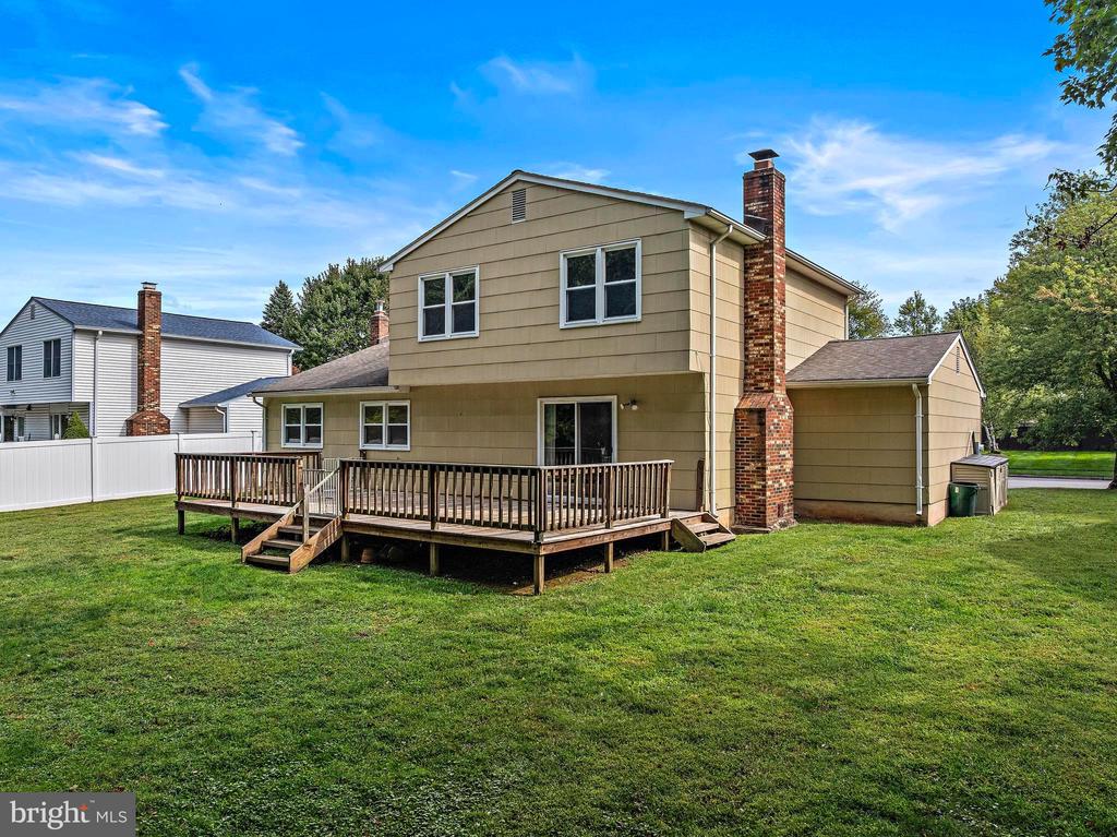 52 COLLEEN CIRCLE