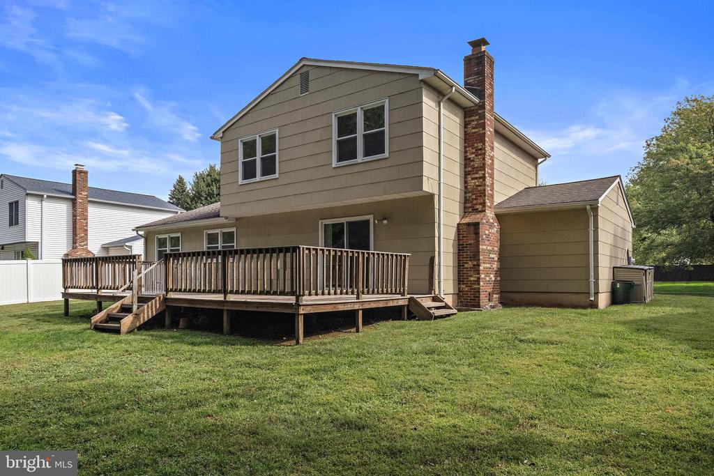 52 COLLEEN CIRCLE
