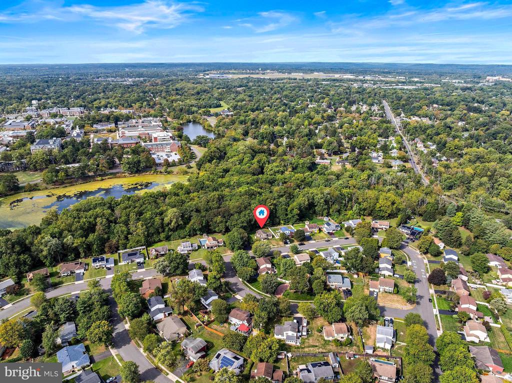 52 COLLEEN CIRCLE