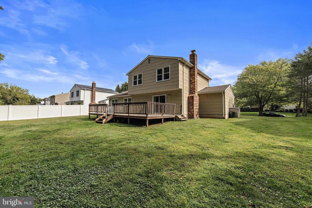 52 COLLEEN CIRCLE