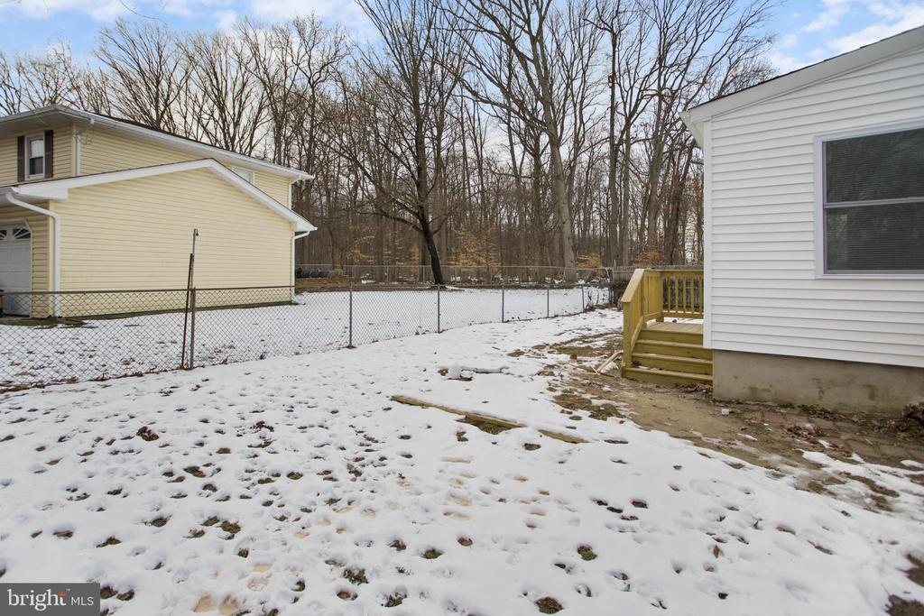 16 RANCHWOOD DRIVE