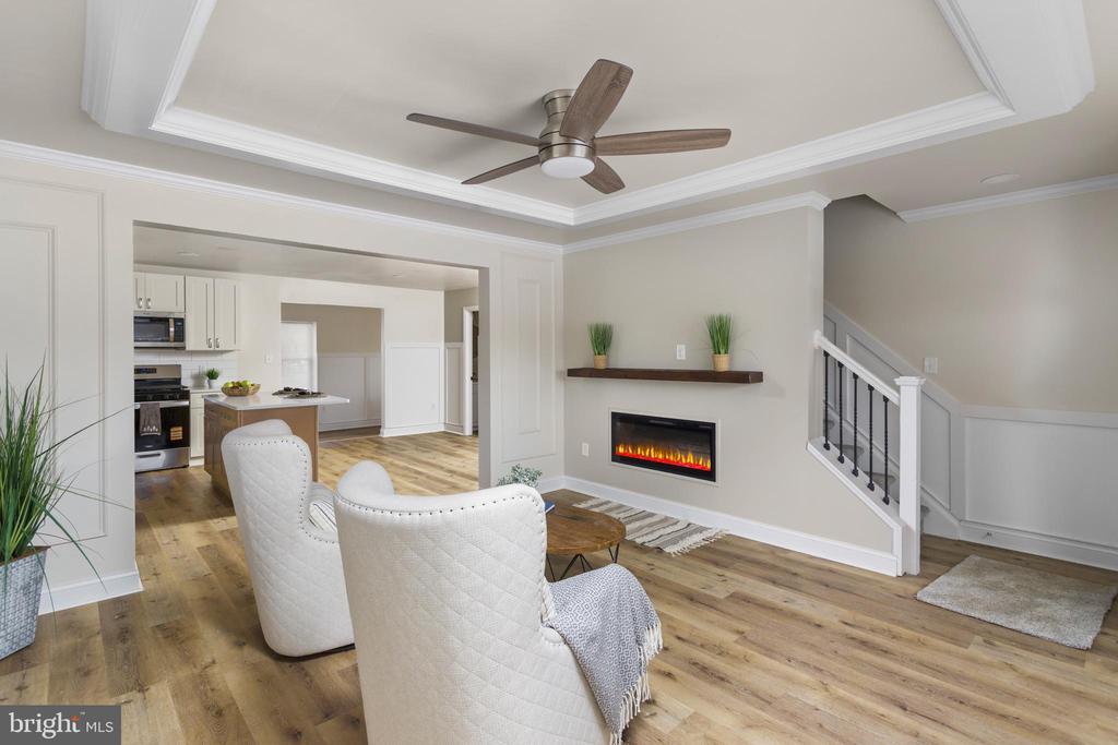 16 RANCHWOOD DRIVE