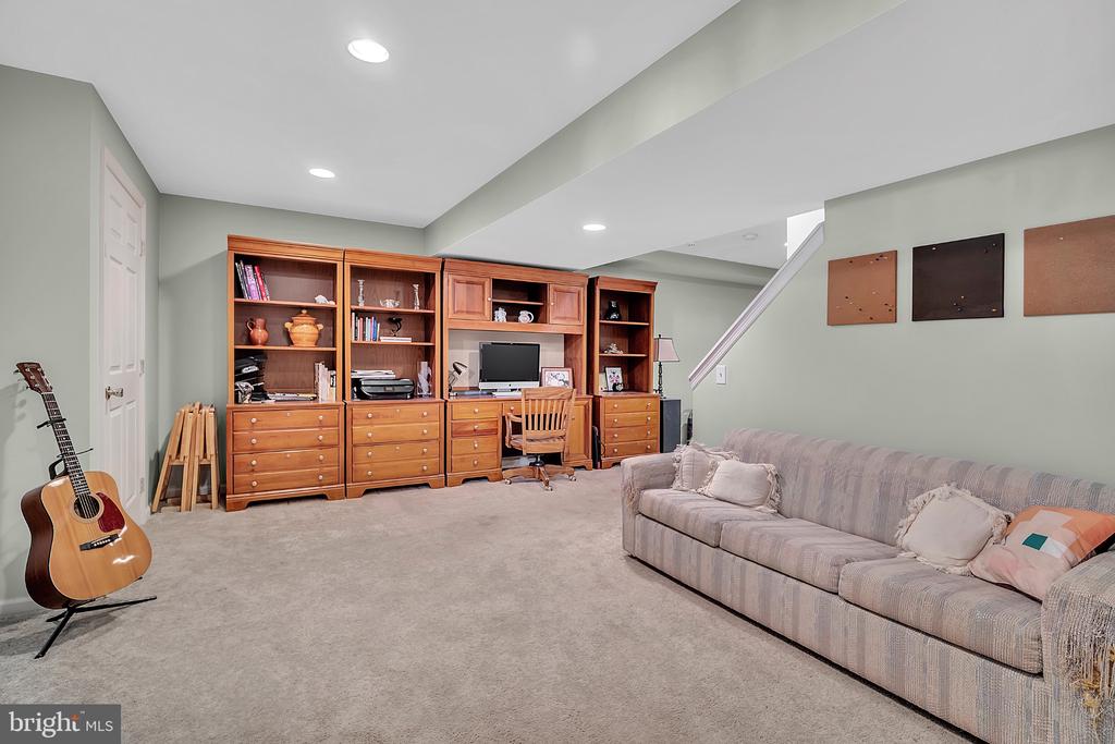 7 ANDERSON LANE