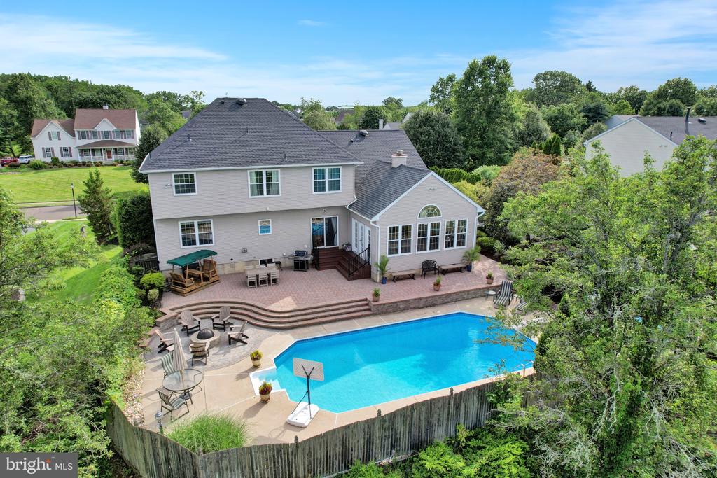 7 ANDERSON LANE