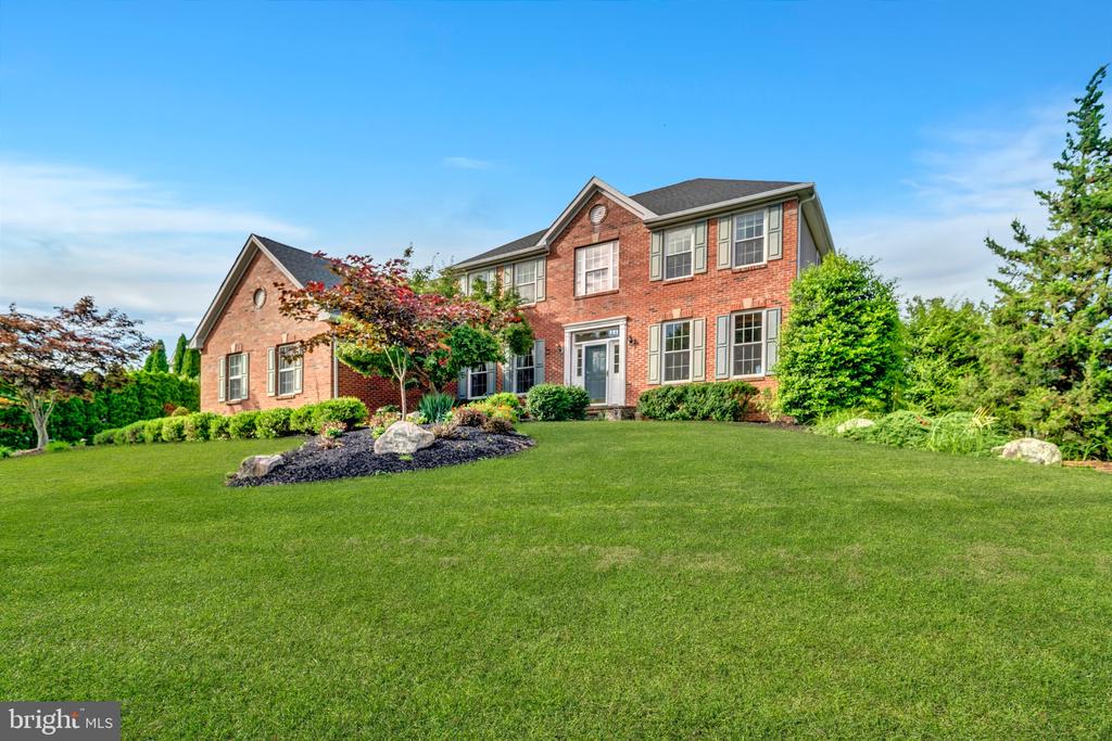 7 ANDERSON LANE