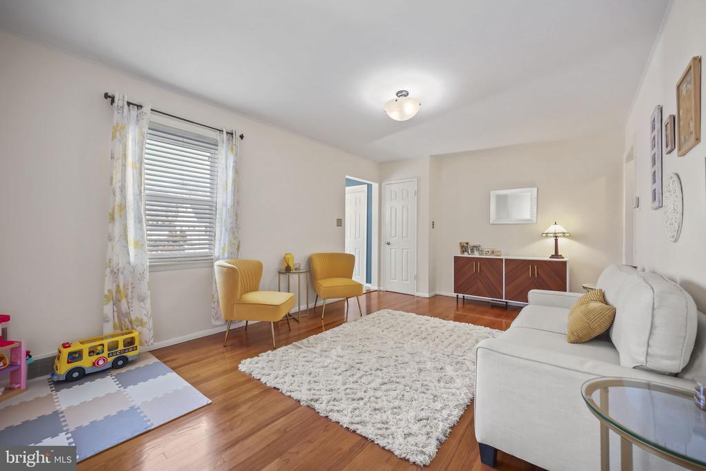 17 MAGUIRE ROAD