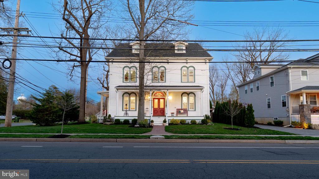 421 N MAIN