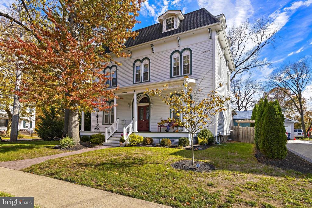 421 N MAIN
