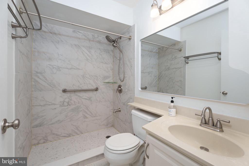206 SALEM COURT 3