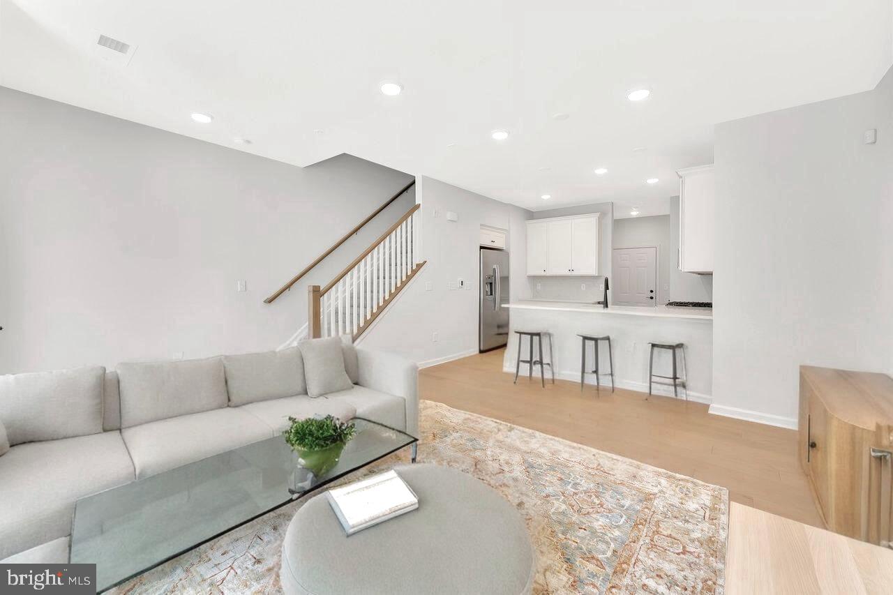 606 PARKER BOULEVARD