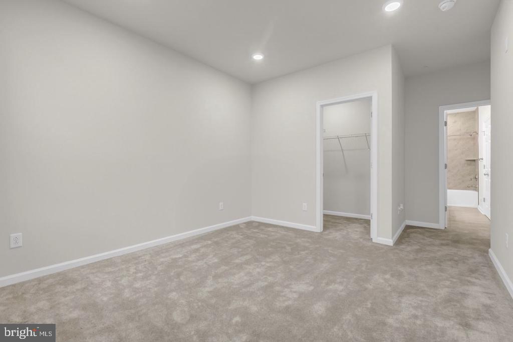 606 PARKER BOULEVARD