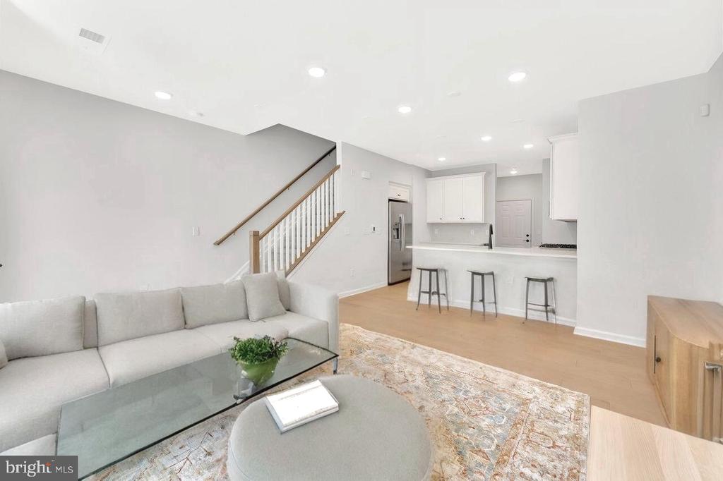 606 PARKER BOULEVARD