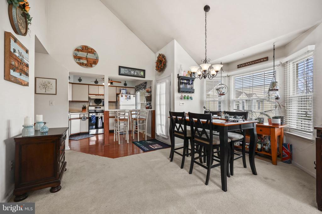 10 FRYER COURT
