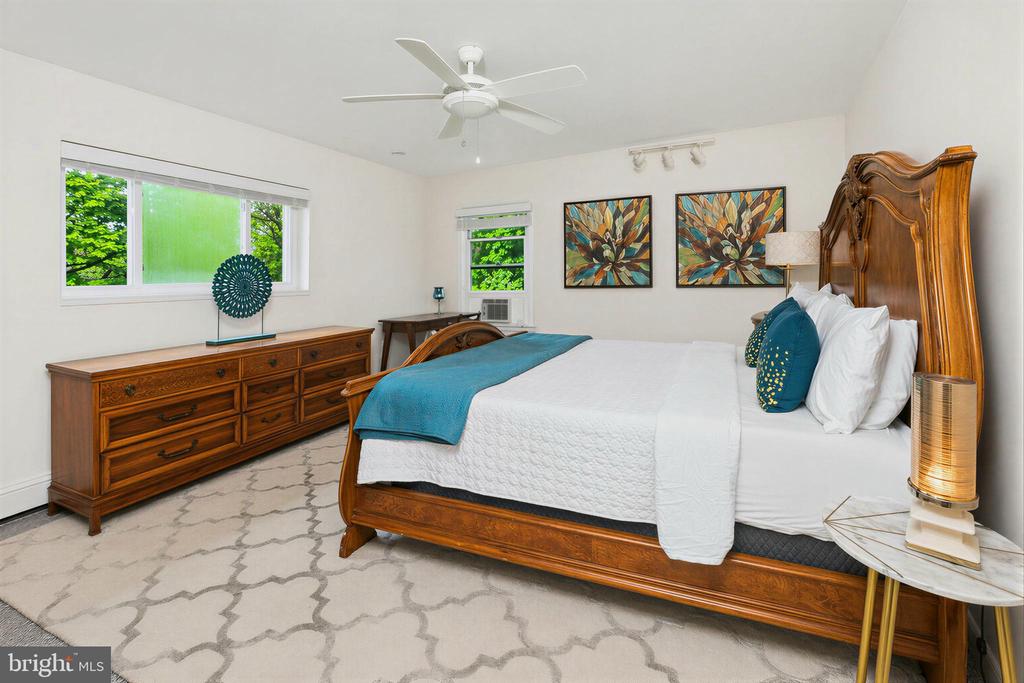 261 UPPER FERRY ROAD