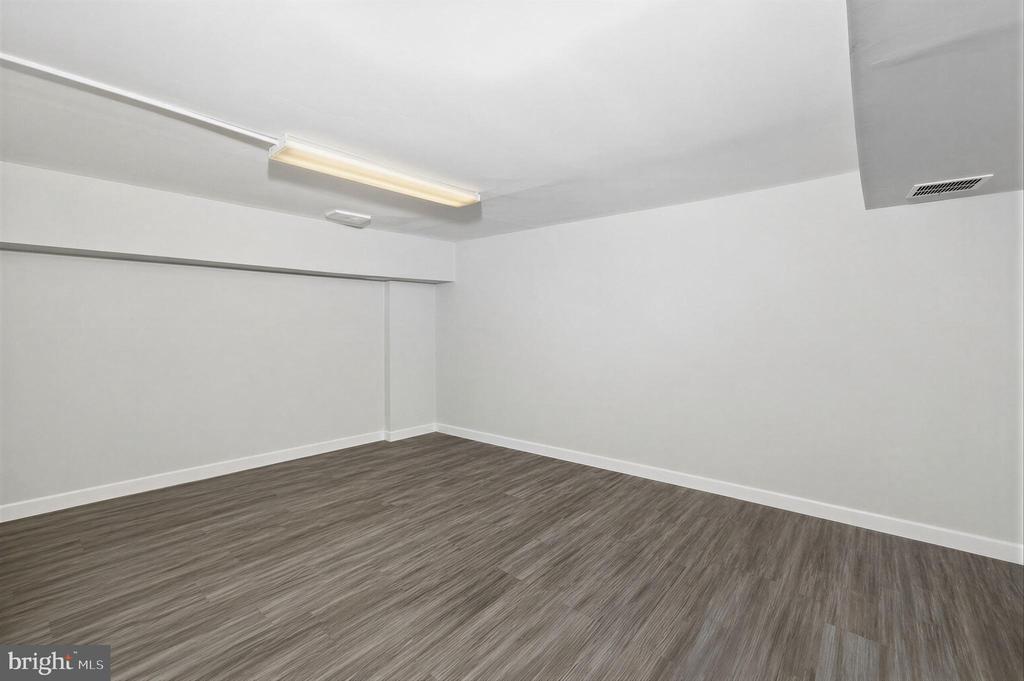 261 UPPER FERRY ROAD