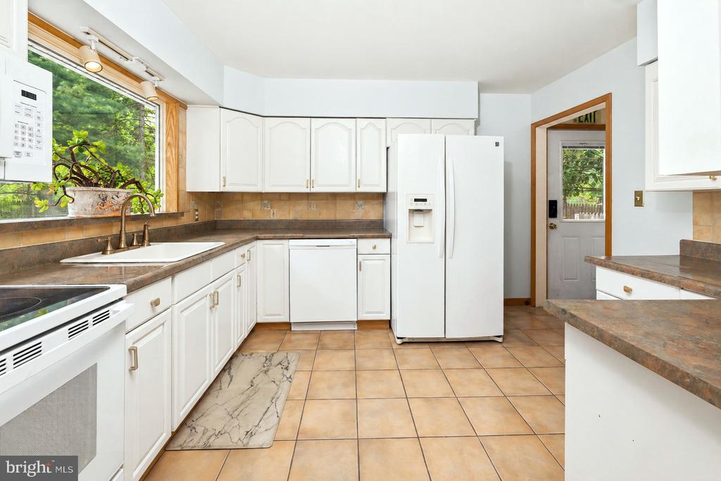 261 UPPER FERRY ROAD