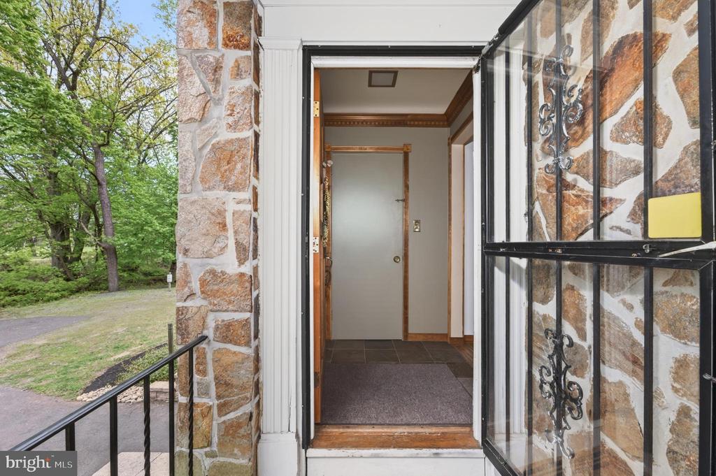 261 UPPER FERRY ROAD