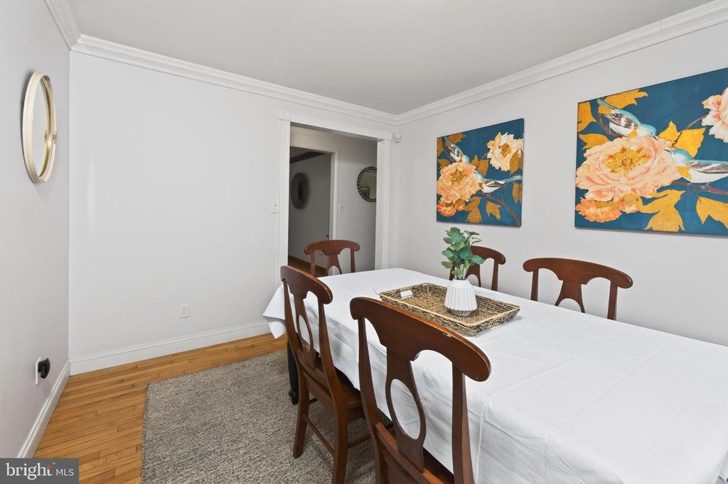 261 UPPER FERRY ROAD