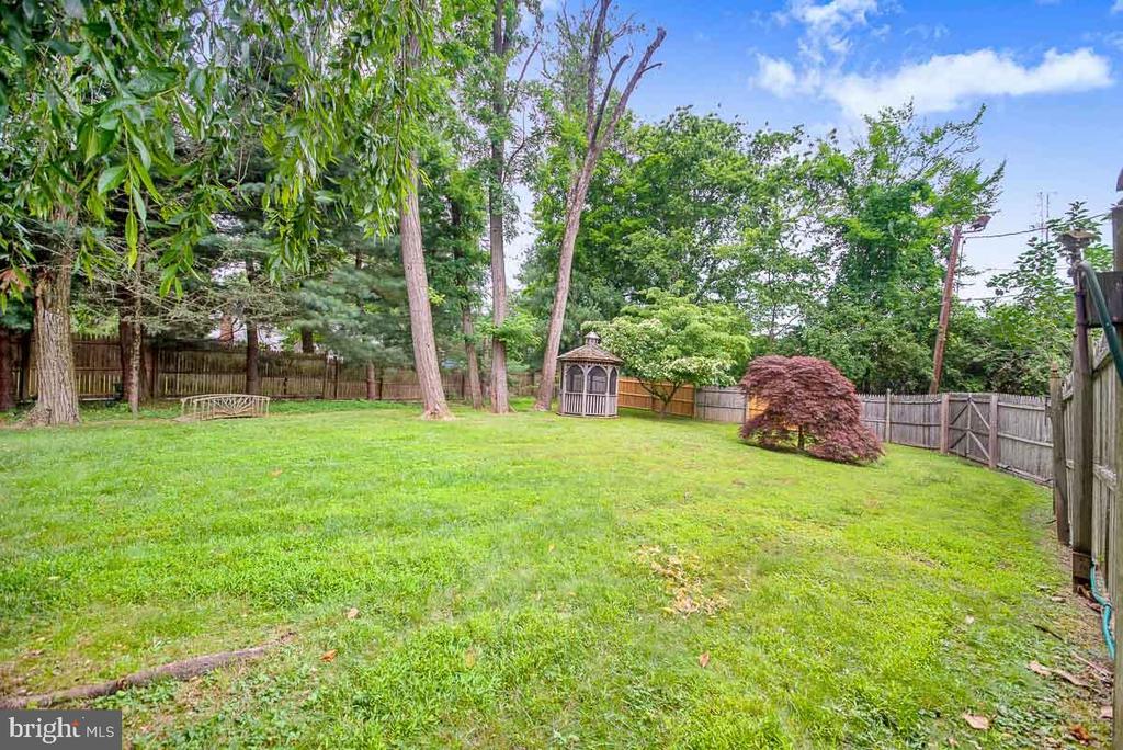 261 UPPER FERRY ROAD