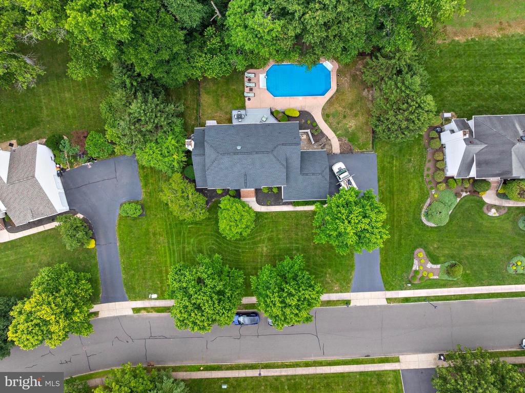 15 ARNOLD LANE