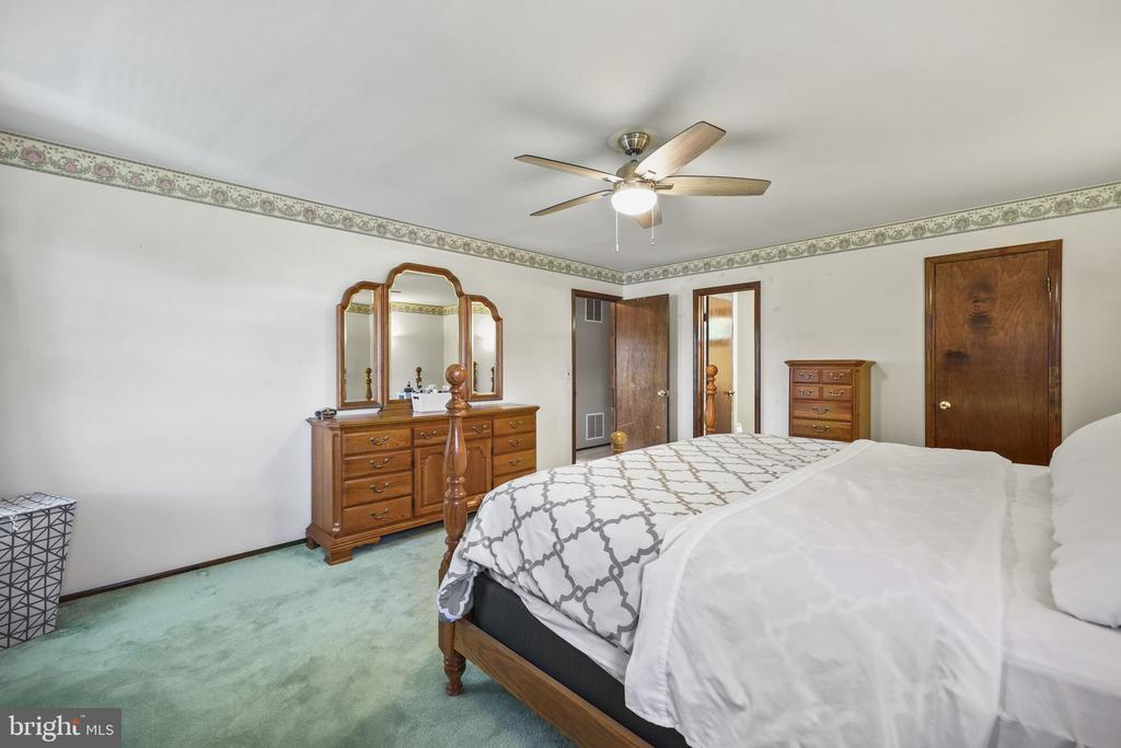 33 RAY DWIER DRIVE