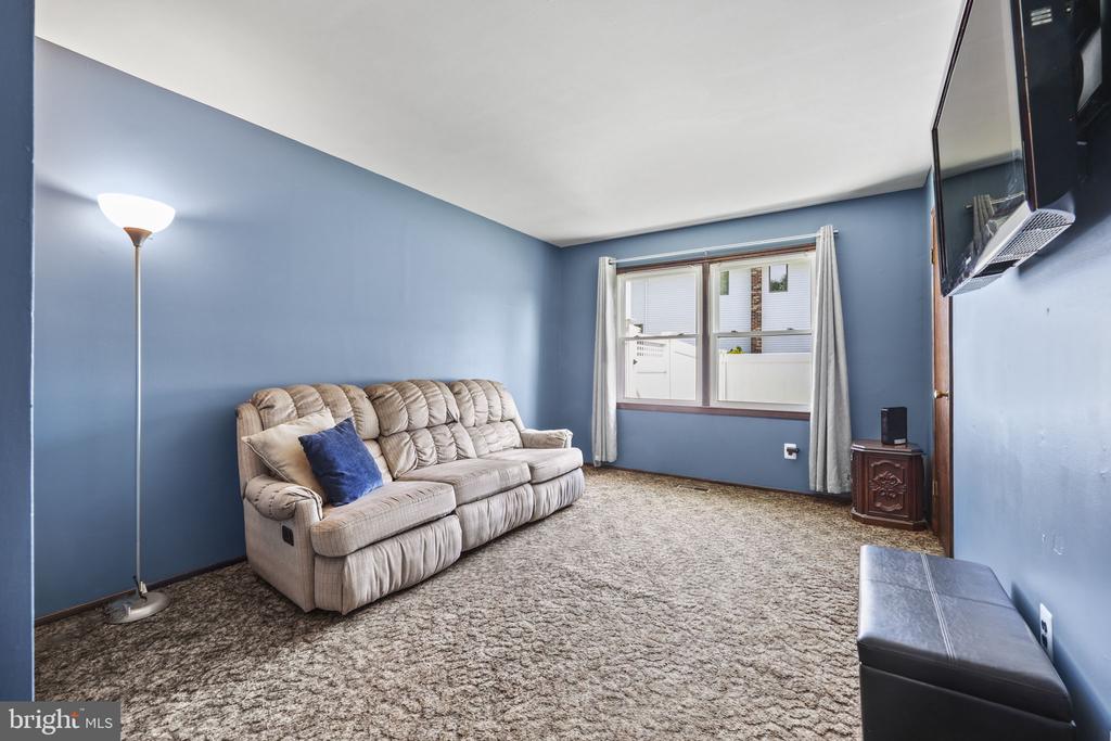 33 RAY DWIER DRIVE