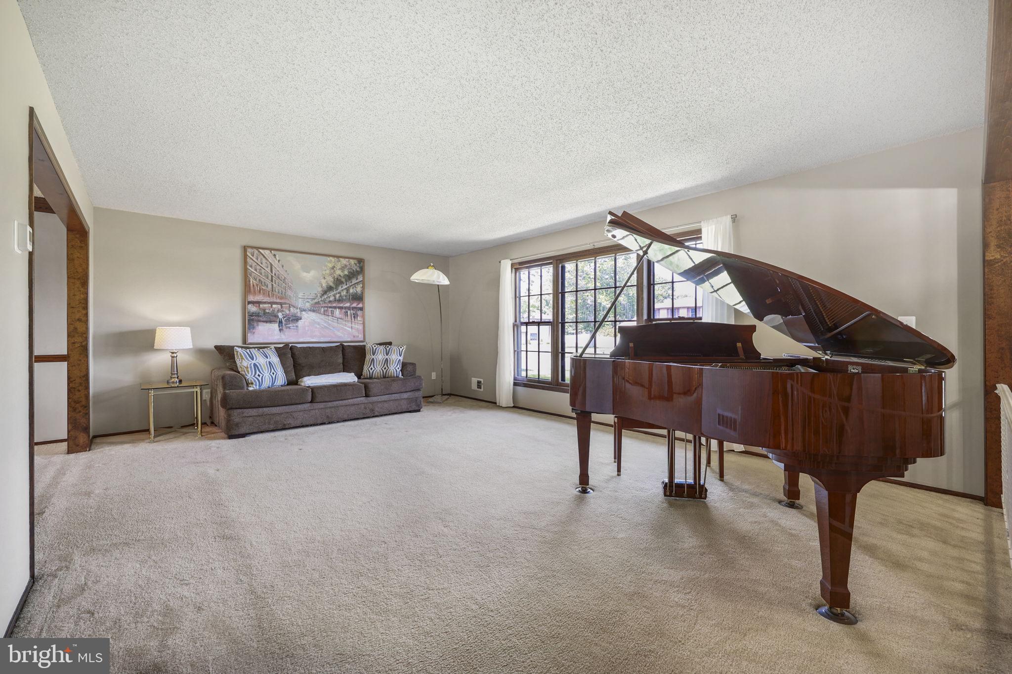 33 RAY DWIER DRIVE