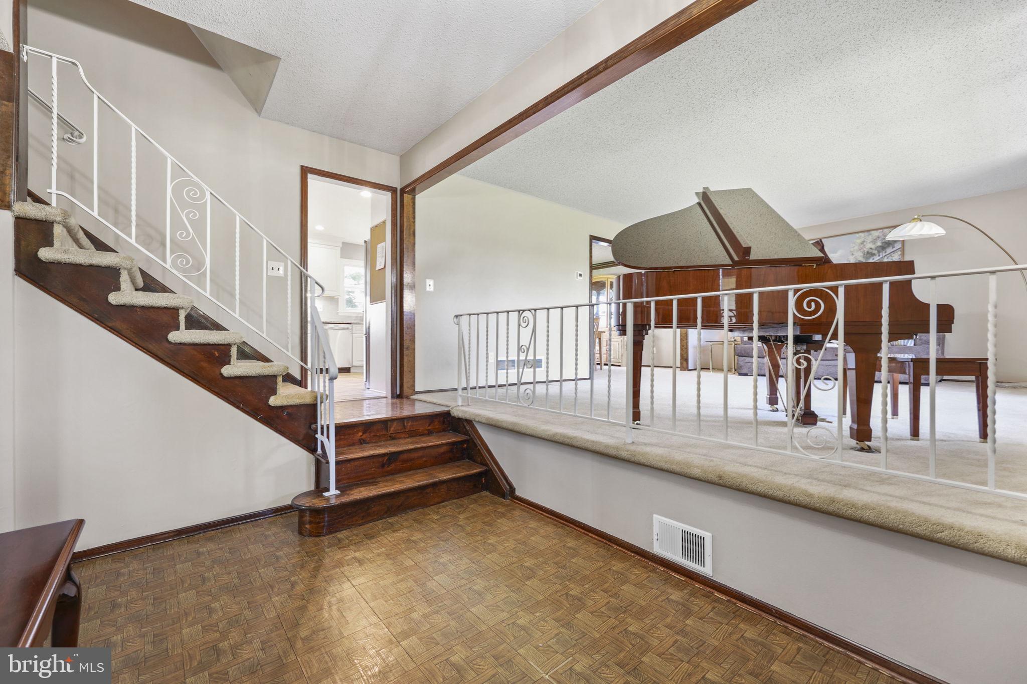 33 RAY DWIER DRIVE