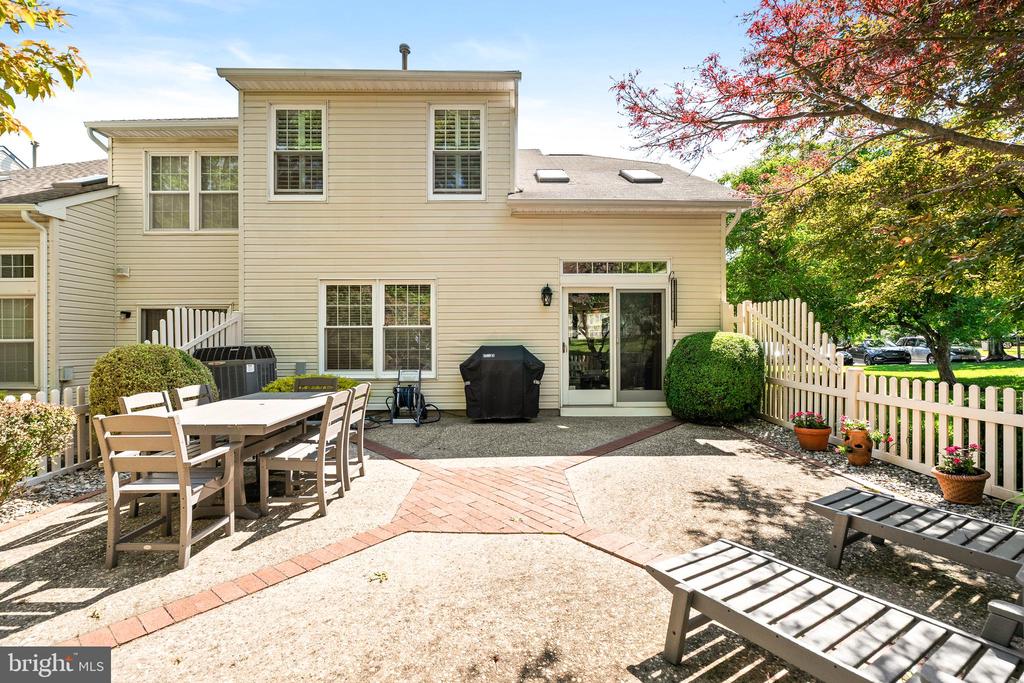 7 ENDSLEIGH PLACE