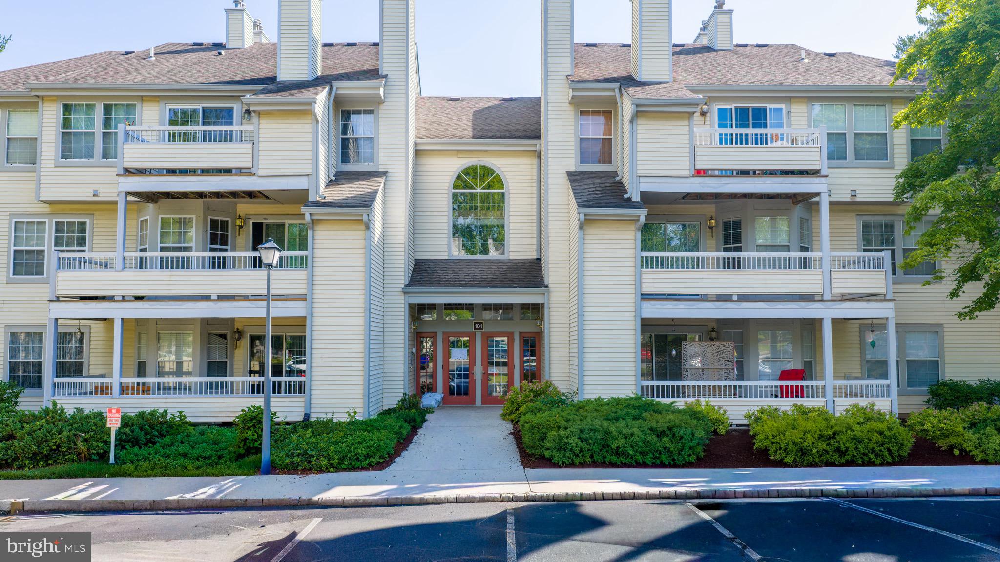 101 LASSEN COURT 4