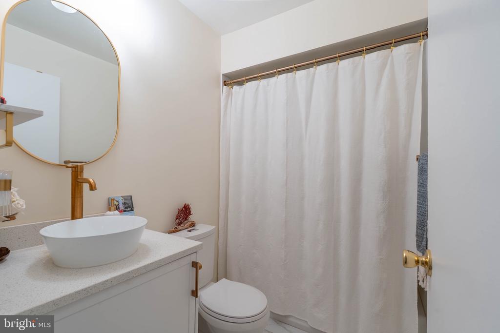 101 LASSEN COURT 4