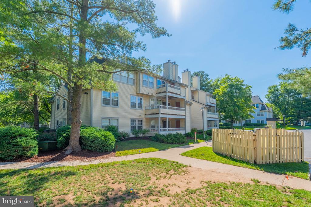 101 LASSEN COURT 4