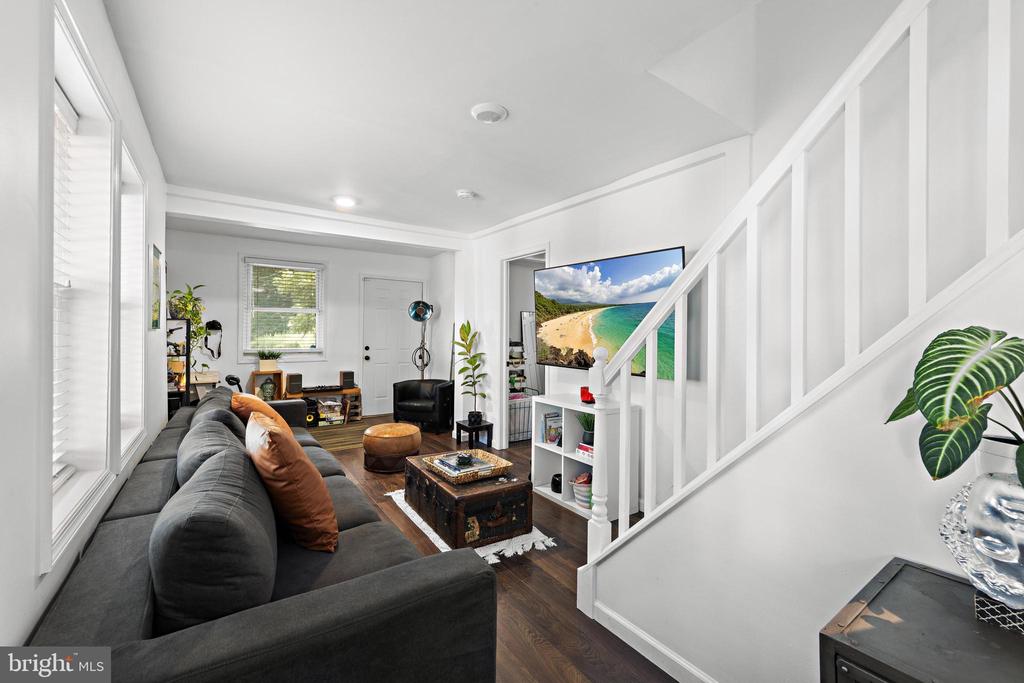 241 ROSELAND AVENUE