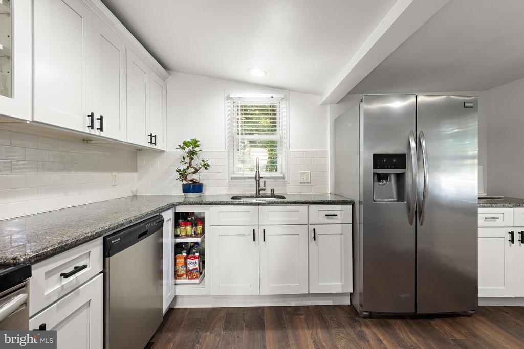 241 ROSELAND AVENUE