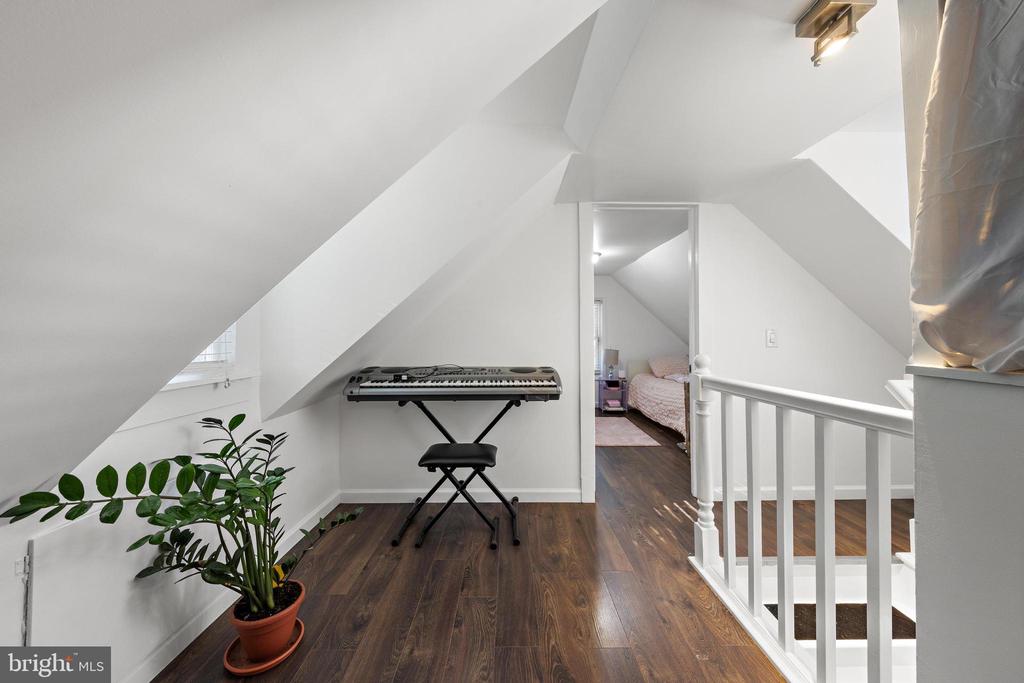 241 ROSELAND AVENUE