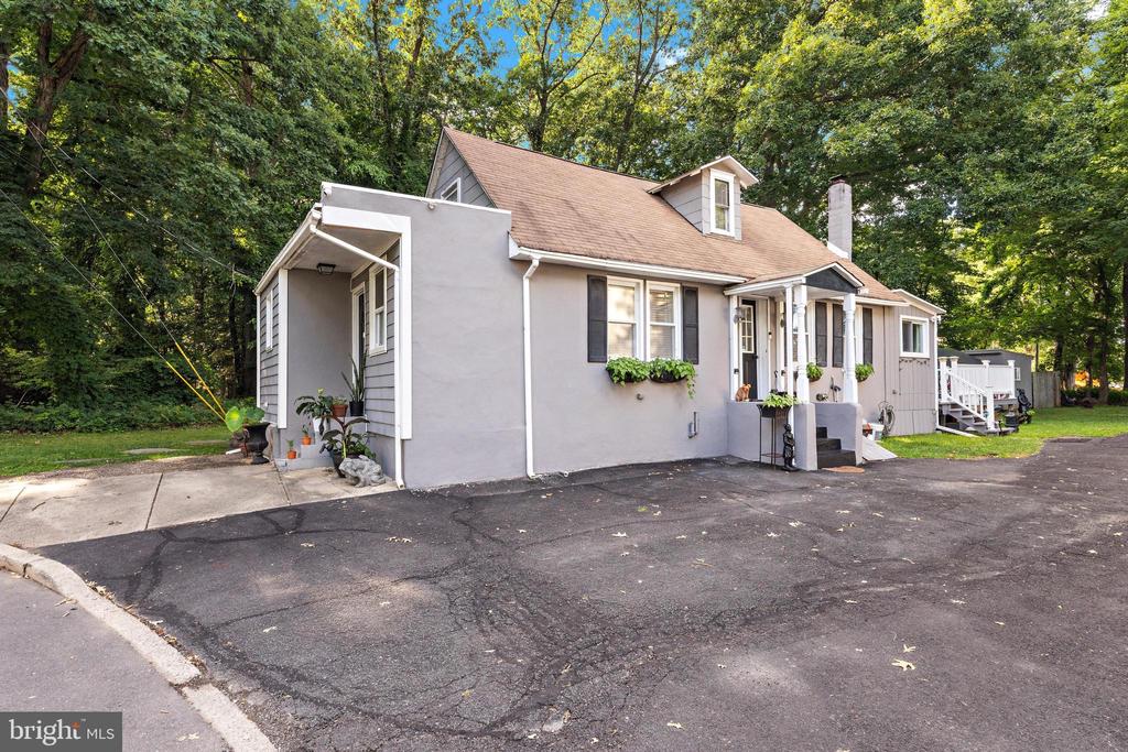 241 ROSELAND AVENUE
