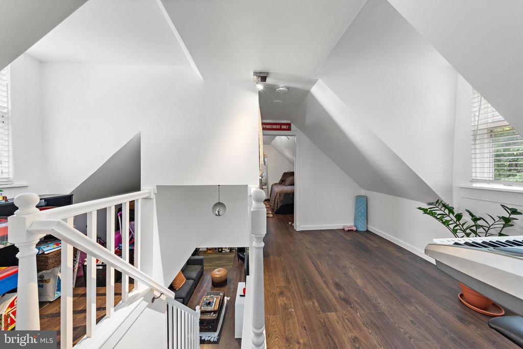 241 ROSELAND AVENUE