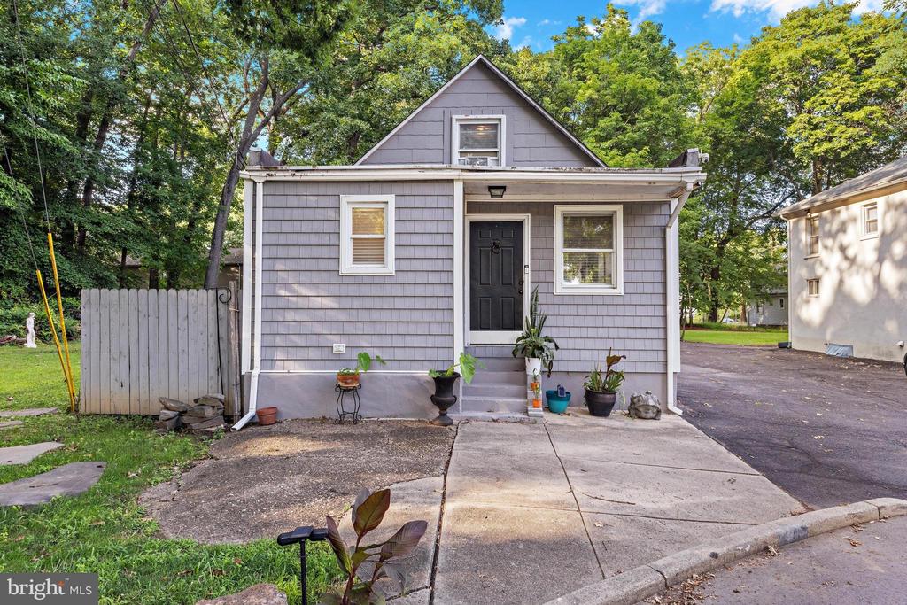 241 ROSELAND AVENUE