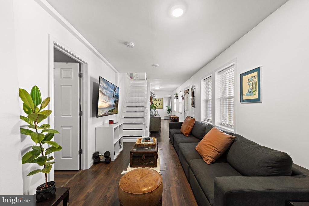 241 ROSELAND AVENUE