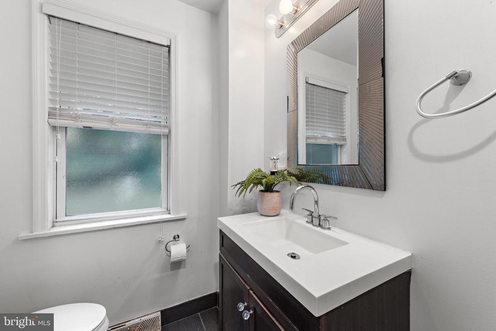 241 ROSELAND AVENUE