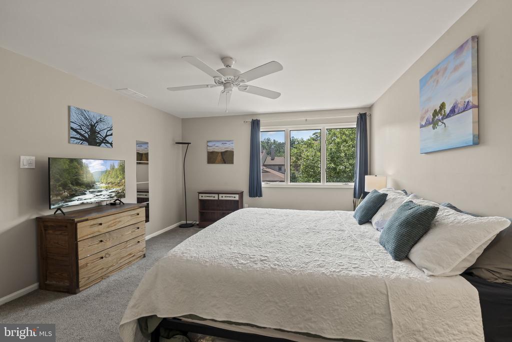 51 WOODMONT
