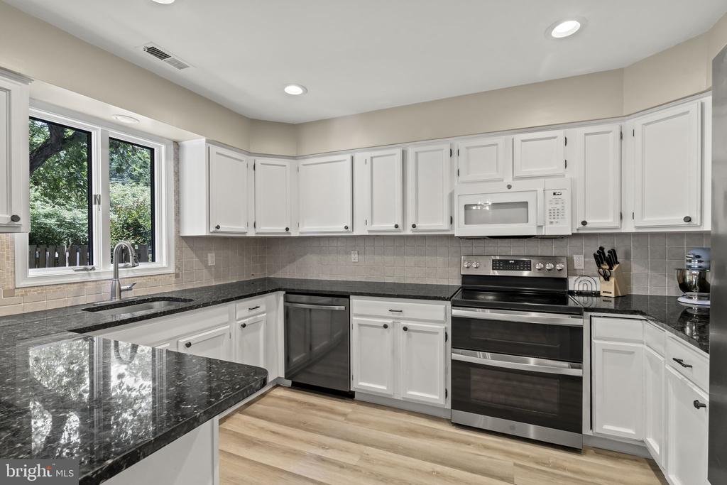 51 WOODMONT