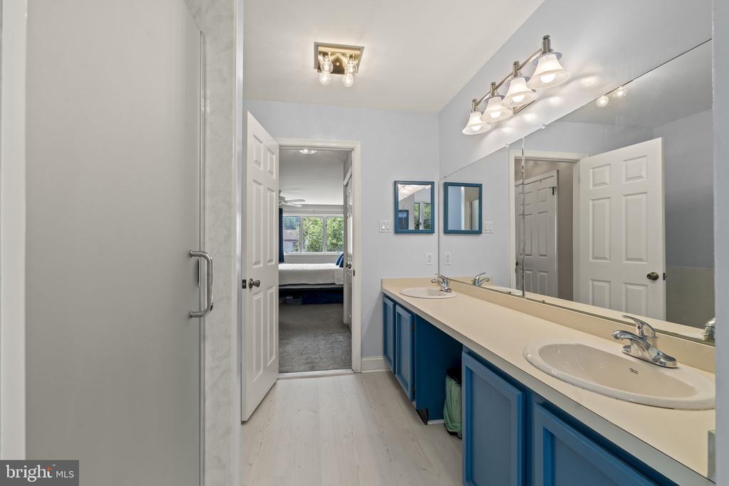 51 WOODMONT
