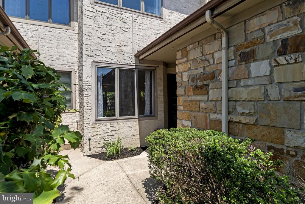 51 WOODMONT