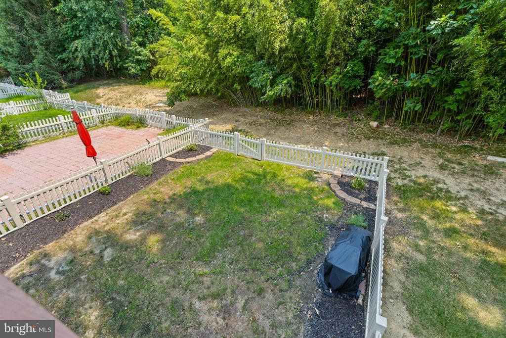 220 BROMLEY PLACE