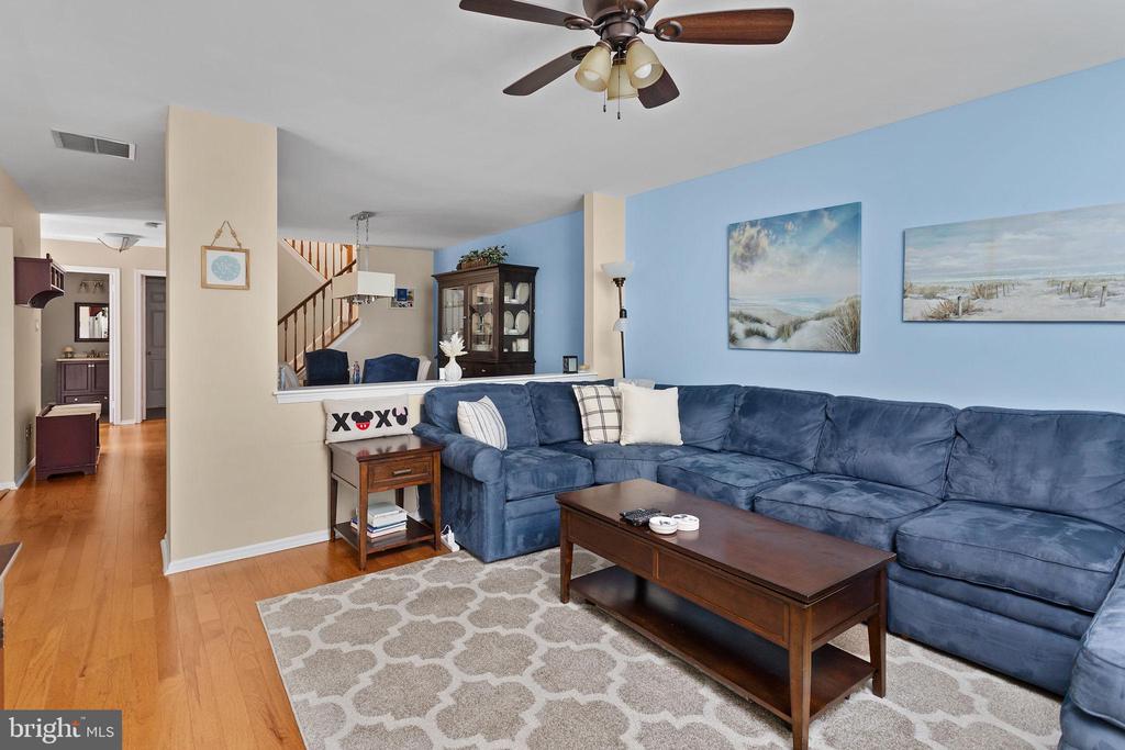 220 BROMLEY PLACE