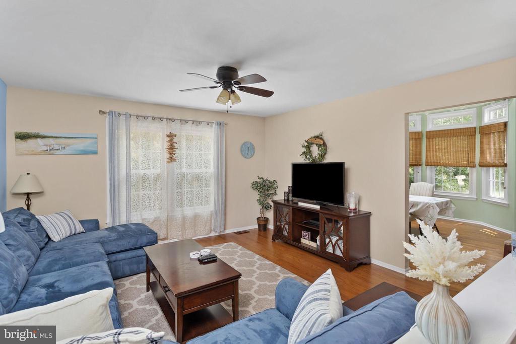 220 BROMLEY PLACE